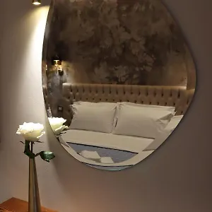 Honeymoon Apartment